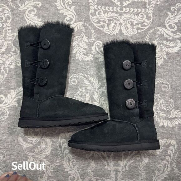 UGG Women's Bailey Button Triplet II Black Boots Size 6 Standard - Picture 1 of 10